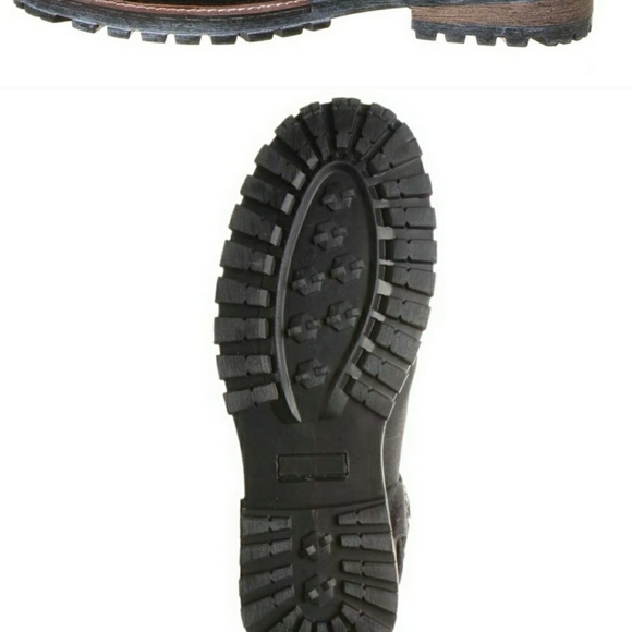 Luxe de Leon Oiled Suede Shearling Lined Boots - Picture 5 of 6